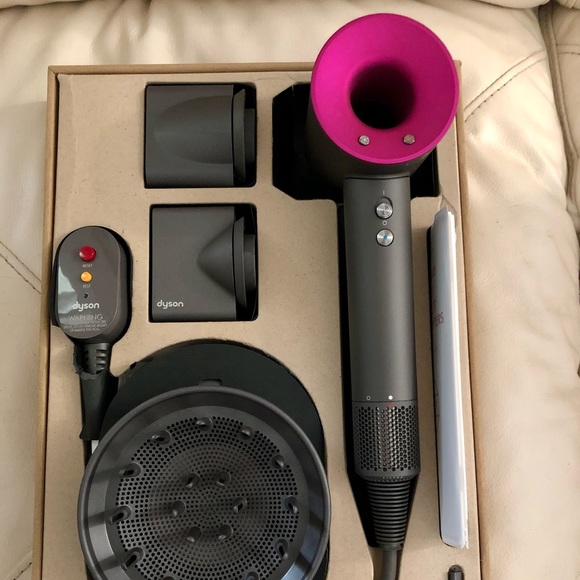 Dyson Supersonic Hair dryer - Picture 2 of 6